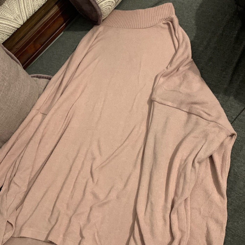 Turtle neck light sweater